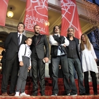 Cast and crew of the film A PERFECT DAY, Open Air, Red Carpet, National Theatre, 21. Sarajevo Film Festival, 2015 (C) Obala Art Centar
