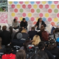 Feđa Štukan, Benicio del Toro, Fernando León de Aranoa, A PERFECT DAY in conversation with Mike Goodridge, Coffee with... Programme, Festival Square, 21. Sarajevo Film Festival, 2015 (C) Obala Art Centar