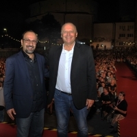 Director of Everybody Knows Asghar Farhadi and director of Sarajevo Film Festival Mirsad Purivatra, Raiffeisen Open Air Cinema, 24th Sarajevo Film Festival, 2018 (C) Obala Art Centar