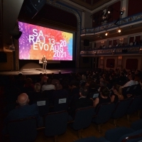 Actor Dino Bajrović, official host of the 27th Sarajevo Film Festival Opening Ceremony, National Theater, 27th Sarajevo Film Festival, 2021 (C) Obala Art Centar