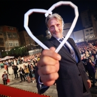Mads Mikkelsen recipient of Honorary Heart Of Sarajevo Award, Coca-Cola Open Air Cinema, 28th Sarajevo Film Festival, 2022 (C) Obala Art Centar